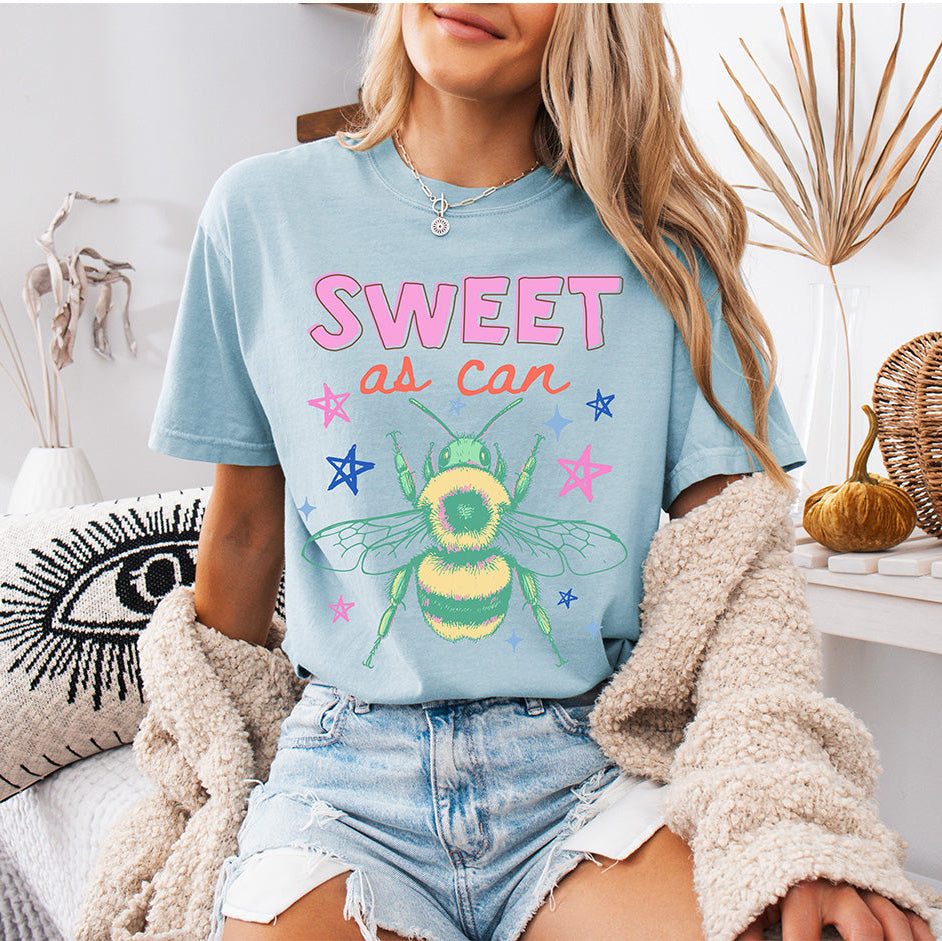 "Sweet as Can Bee" Retro Graphic – Y2K Aesthetic Bumblebee – Pastel Vintage Style